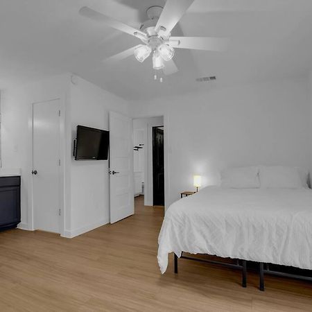 Condo Near Downtown Austin! エクステリア 写真