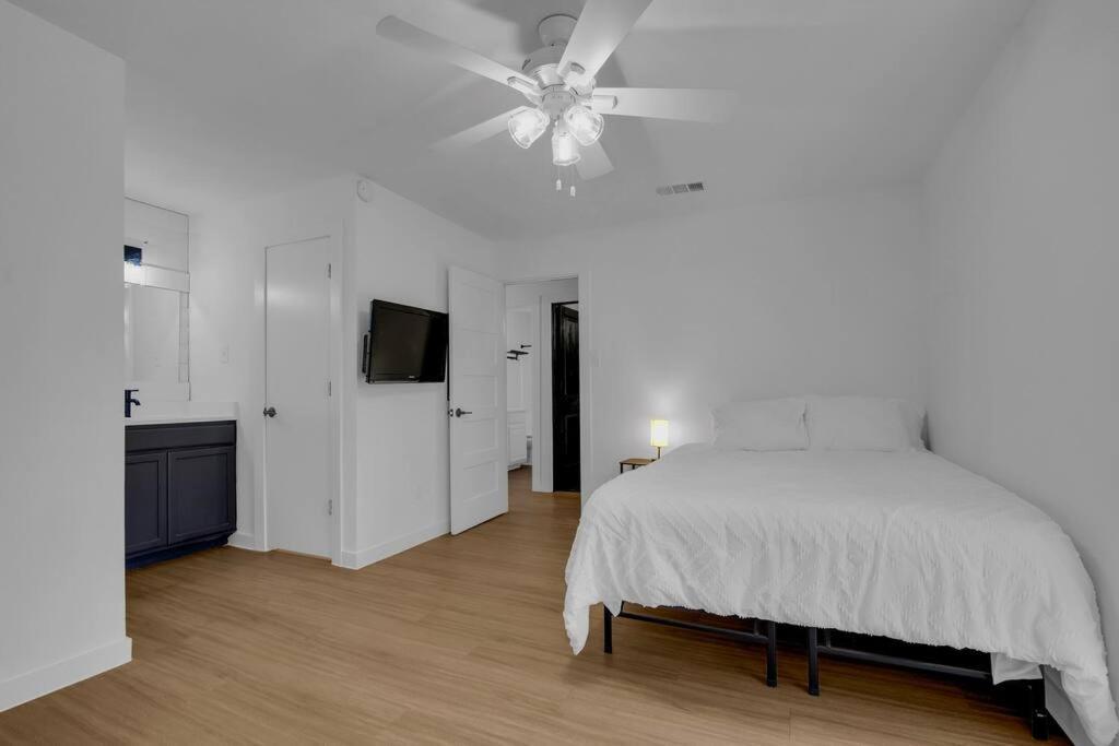 Condo Near Downtown Austin! エクステリア 写真