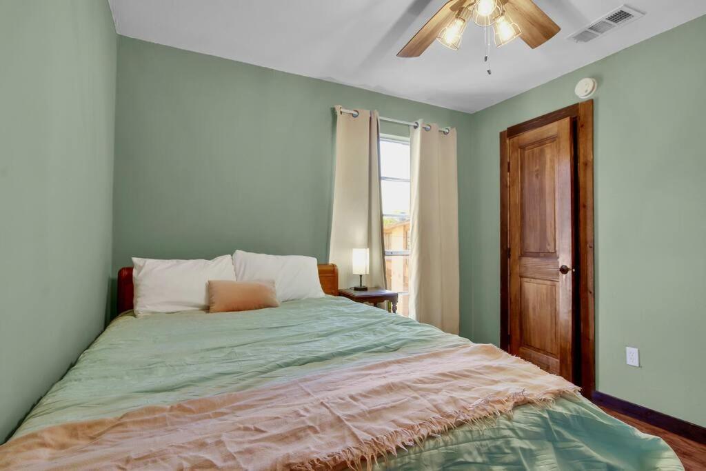 Condo Near Downtown Austin! エクステリア 写真
